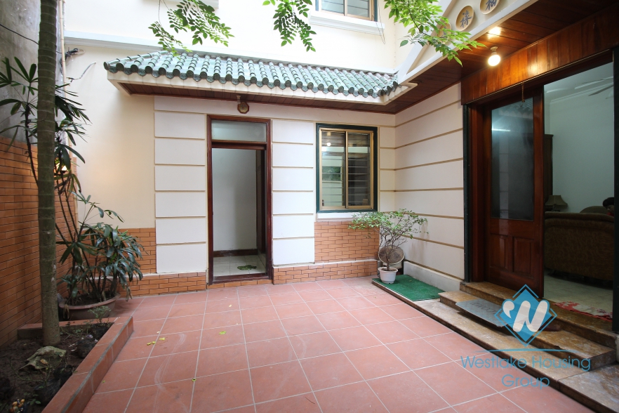 Gorgeous house for rent on Xuan Dieu street, Tay Ho, Hanoi